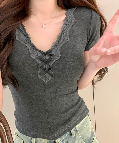 NANEA(ナネア)の「レース&リボン カップ付きVネックTシャツ(Tシャツ/カットソー・レディース・ホワイト/ブラック/チャコールグレー/グレー・フリー)」の2枚目の写真