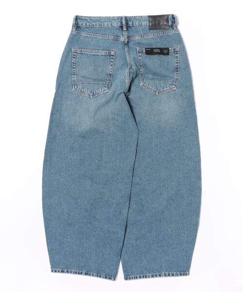 ALLSAINTS（オールセインツ）の「BARREL SLOUCH DENIM JEANS | BARREL SLOUCH デニム ジーンズ（デニムパンツ・メンズ・インディゴブルー・31/30/32/28）」の2枚目の写真