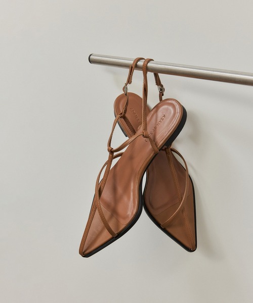 ADAM ET ROPE'（アダムエロペ）の「バックストラップフラットサンダル（サンダル・レディース・ブラック/レッド/キャメル・24/23.5/23/24.5）」の2枚目の写真