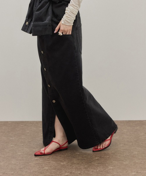 ADAM ET ROPE'（アダムエロペ）の「バックストラップフラットサンダル（サンダル・レディース・ブラック/レッド/キャメル・24/23.5/23/24.5）」の11枚目の写真