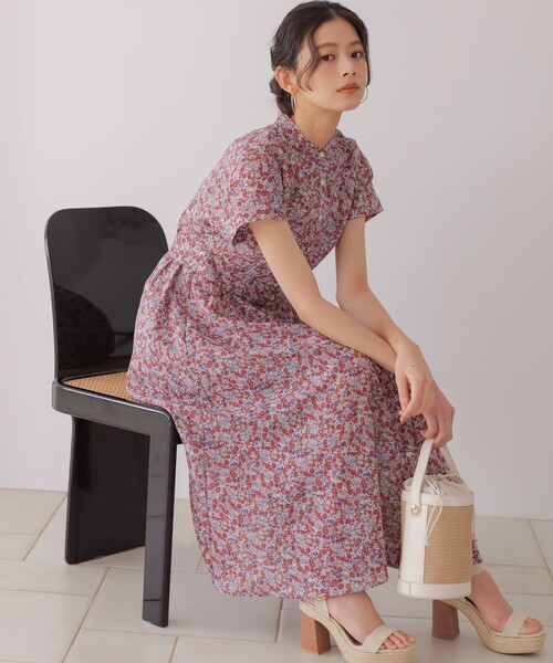 組曲(クミキョク)の「フラワーガーデンプリント ワンピース(ワンピース・レディース・ブルー系5/ベージュ系5・3/2)」の19枚目の写真