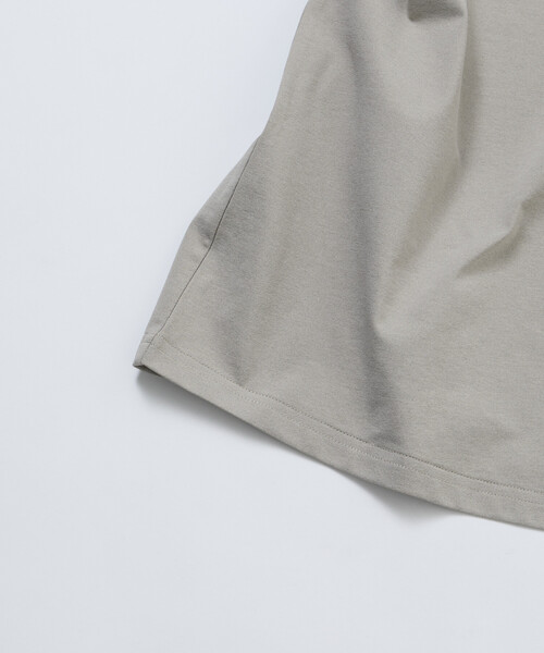 WILD THINGS(ワイルドシングス)の「限定展開 WILD THINGS×FREAK'S STORE ワイルドシングス 別注 ビッグシルエット コットンタッチ テック ポケット Tシャツ(Tシャツ/カットソー・メンズ・ブラック/グレイッシュベージュ/スミクロ・SMALL/LARGE/MEDIUM)」の4枚目の写真