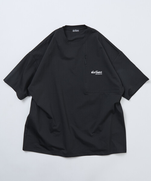 WILD THINGS（ワイルドシングス）の「限定展開 WILD THINGS/ワイルドシングス WILD THINGS×FREAK'S STORE/ワイルドシングス 別注 ビッグシルエット コットンタッチ テック ポケットTシャツ（Tシャツ/カットソー・メンズ・ブラック/グレイッシュベージュ/スミクロ・SMALL/LARGE/MEDIUM）」の18枚目の写真