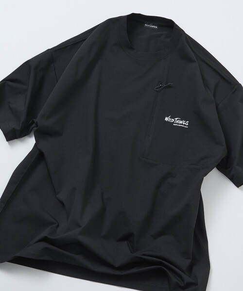 WILD THINGS（ワイルドシングス）の「限定展開 WILD THINGS/ワイルドシングス WILD THINGS×FREAK'S STORE/ワイルドシングス 別注 ビッグシルエット コットンタッチ テック ポケットTシャツ（Tシャツ/カットソー・メンズ・ブラック/グレイッシュベージュ/スミクロ・SMALL/LARGE/MEDIUM）」の8枚目の写真