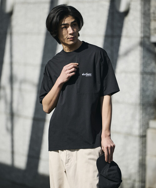 WILD THINGS（ワイルドシングス）の「限定展開 WILD THINGS/ワイルドシングス WILD THINGS×FREAK'S STORE/ワイルドシングス 別注 ビッグシルエット コットンタッチ テック ポケットTシャツ（Tシャツ/カットソー・メンズ・ブラック/グレイッシュベージュ/スミクロ・SMALL/LARGE/MEDIUM）」の13枚目の写真