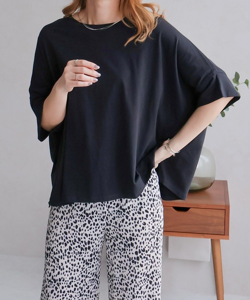 Social GIRL(ソーシャルガール)の「【Social GIRL】スリットドルマンムジロゴTシャツ(Tシャツ/カットソー・レディース・イエロー/ブラック/オフホワイト・M)」の1枚目の写真