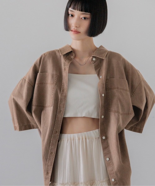 LOWRYS FARM(ローリーズファーム)の「アソートデニムBIGシャツSS 638496(シャツ/ブラウス・レディース・ブルー/ライトブルー/ピンク/ベージュ/ブラウン・FREE)」の2枚目の写真