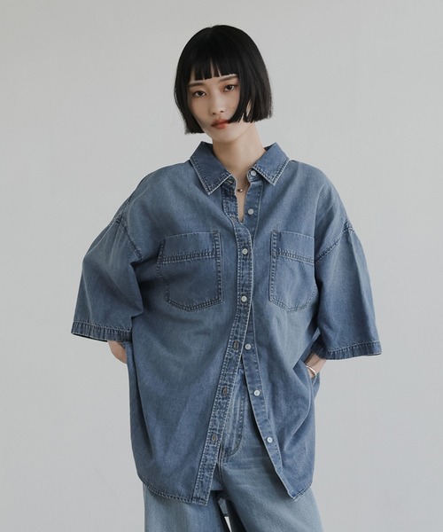 LOWRYS FARM（ローリーズファーム）の「アソートデニムＢＩＧシャツＳＳ 638496（シャツ/ブラウス・レディース・ブルー/ライトブルー/ピンク・FREE）」の2枚目の写真