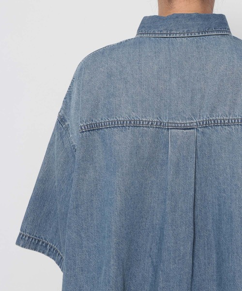 LOWRYS FARM（ローリーズファーム）の「アソートデニムＢＩＧシャツＳＳ 638496（シャツ/ブラウス・レディース・ブルー/ライトブルー/ピンク・FREE）」の18枚目の写真