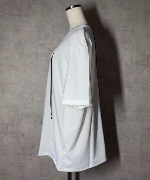 lilful(リルフル)の「【26年春夏新作】ギミックメッシュフェイクレイヤードTシャツ(Tシャツ/カットソー・メンズ・ホワイト/ブラック・L/M)」の6枚目の写真