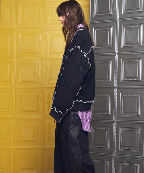 MAISON SPECIAL(メゾンスペシャル)の「Knit Docking Prime-Over Lettuce Edge Sweat Pullover/ニットドッキングプライムオーバーメロウトリミングスウェットプルオーバー(スウェット・メンズ・アイボリー/ブラック・0/2/1)」の7枚目の写真
