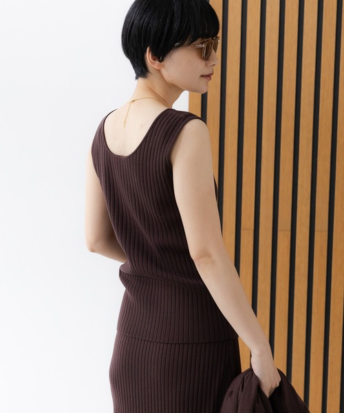 Elura（エルーラ）の「≪UVカット・接触冷感≫サマープロテクトタンク/659659（タンクトップ・レディース・グレイッシュベージュ/ブラック/ダークブラウン/ホワイト/ライトピンク・FREE）」の12枚目の写真