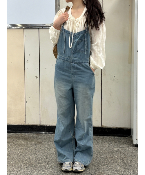 LENINA(レニーナ)の「SIMEEZ overall denim pants_BLUE(サロペット/オーバーオール・レディース・ブルー・SMALL/MEDIUM)」の3枚目の写真