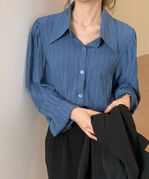 Beststore(ベストストア)の「【秋冬】大人レディな縦シワ加工 楊柳シフォンブラウス パフスリーブシャツ 落ち感(シャツ/ブラウス・レディース・グレイッシュベージュ/ブルー/オフホワイト・L/M)」の5枚目の写真