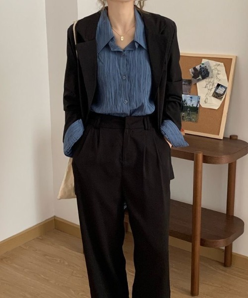 Beststore(ベストストア)の「【秋冬】大人レディな縦シワ加工 楊柳シフォンブラウス パフスリーブシャツ 落ち感(シャツ/ブラウス・レディース・グレイッシュベージュ/ブルー/オフホワイト・L/M)」の7枚目の写真