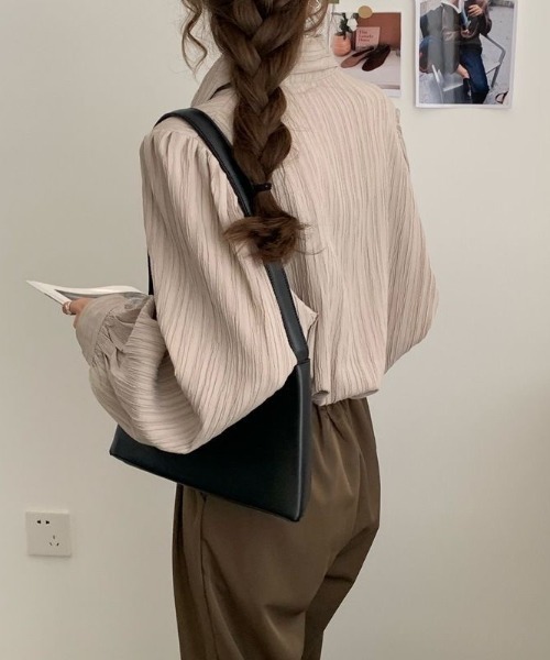 Beststore(ベストストア)の「【秋冬】大人レディな縦シワ加工 楊柳シフォンブラウス パフスリーブシャツ 落ち感(シャツ/ブラウス・レディース・グレイッシュベージュ/ブルー/オフホワイト・L/M)」の15枚目の写真