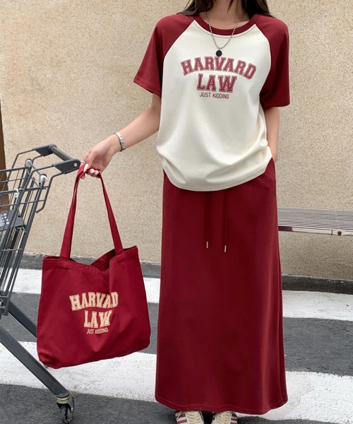 FAVORITO(ファヴォリート)の「バッグ付き半袖配色トップススカートセットアップ(セットアップ・レディース・ブラック/ブルー/ブラウン/レッド・F)」の2枚目の写真