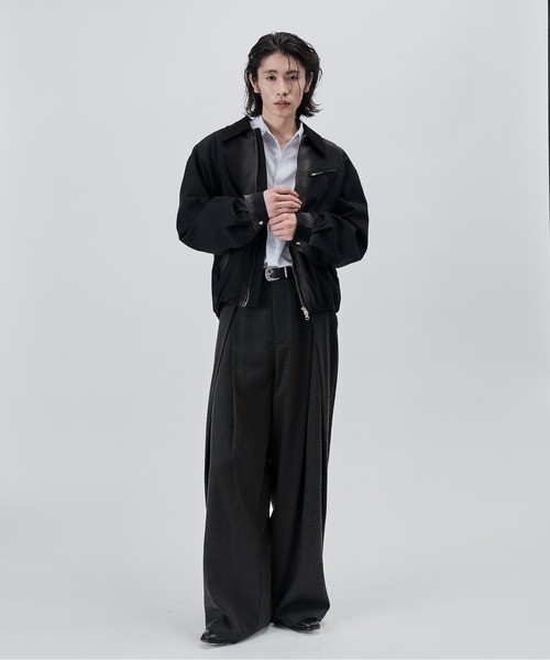 SINSS（シンス）の「Cross tuck wide straight slacks / クロスタックワイドストレートスラックス（スラックス・メンズ・グレー系その他/ブラック系その他・MEDIUM/SMALL/X-SMALL/X-LARGE/LARGE）」の5枚目の写真