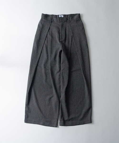 SINSS（シンス）の「Cross tuck wide straight slacks / クロスタックワイドストレートスラックス（スラックス・メンズ・グレー系その他/ブラック系その他・MEDIUM/SMALL/X-SMALL/X-LARGE/LARGE）」の4枚目の写真