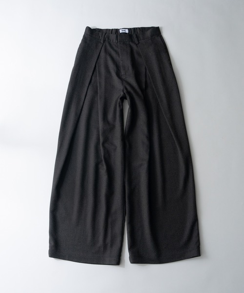 SINSS（シンス）の「Cross tuck wide straight slacks / クロスタックワイドストレートスラックス（スラックス・メンズ・グレー系その他/ブラック系その他・MEDIUM/SMALL/X-SMALL/X-LARGE/LARGE）」の3枚目の写真