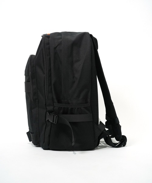 UNIVERSAL OVERALL（ユニバーサルオーバーオール）の「"07"≪UNIVERSAL OVERALL≫7ポケット/30L カラビナキーポルダー付き バックパック（バックパック/リュック・メンズ・ブラック・ONE SIZE）」の7枚目の写真