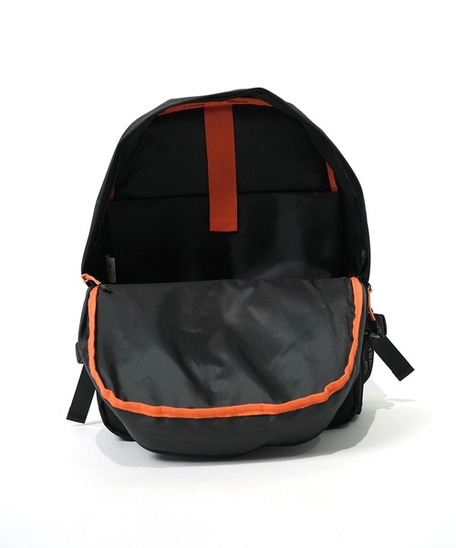 UNIVERSAL OVERALL（ユニバーサルオーバーオール）の「"07"≪UNIVERSAL OVERALL≫7ポケット/30L カラビナキーポルダー付き バックパック（バックパック/リュック・メンズ・ブラック・ONE SIZE）」の11枚目の写真