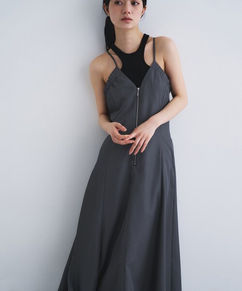CODE A(コードエー)の「sensual strap cami dress(ワンピース・レディース・ダークグレー/ホワイト・00)」の1枚目の写真