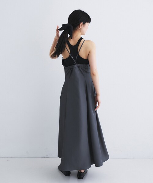 CODE A(コードエー)の「sensual strap cami dress(ワンピース・レディース・ダークグレー/ホワイト・00)」の6枚目の写真
