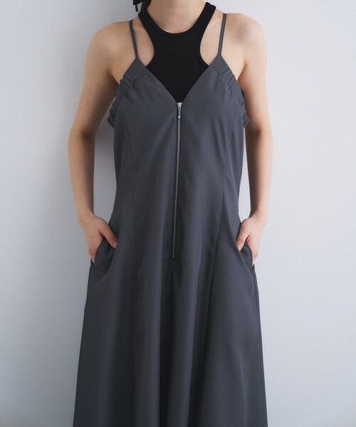 CODE A(コードエー)の「sensual strap cami dress(ワンピース・レディース・ダークグレー/ホワイト・00)」の7枚目の写真