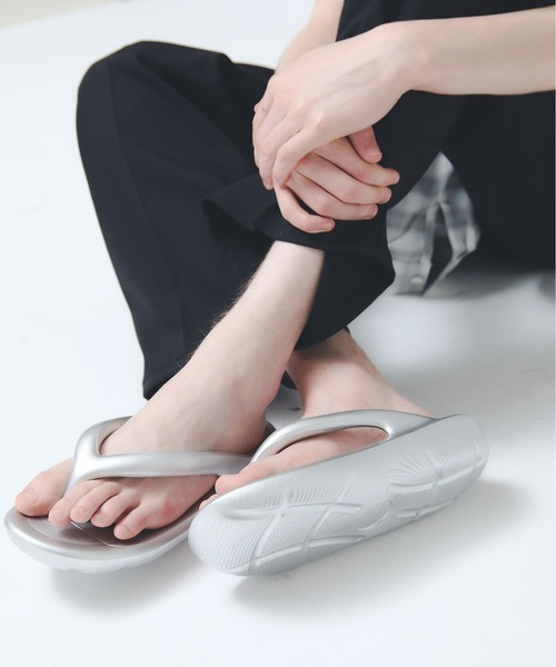 TAW&TOE(トーアンドトー)の「【TAW&TOE/トーアンドトー】ZEROVITY Flip Flop2/リカバリーサンダル/MUSINSA ムシンサ /ユニセックス(サンダル・メンズ・ブラック系その他/シルバー・26/27/28)」の1枚目の写真