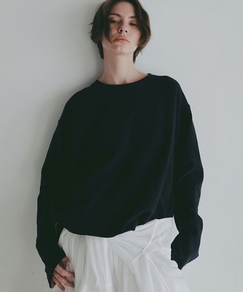 ETRE TOKYO（エトレトウキョウ）の「カットオフソフトスウェットシャツ（スウェット・レディース・グレー/ホワイト/ネイビー・FREE）」の3枚目の写真