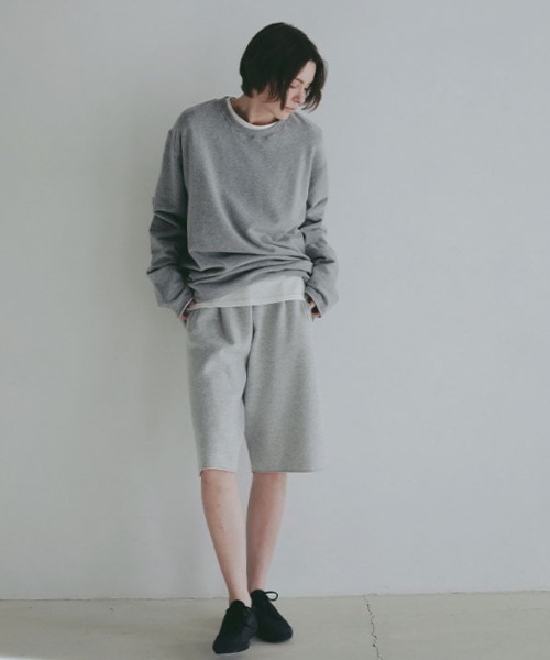 ETRE TOKYO（エトレトウキョウ）の「カットオフソフトスウェットシャツ（スウェット・レディース・グレー/ホワイト/ネイビー・FREE）」の7枚目の写真