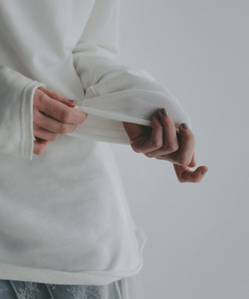 ETRE TOKYO（エトレトウキョウ）の「カットオフソフトスウェットシャツ（スウェット・レディース・グレー/ホワイト/ネイビー・FREE）」の13枚目の写真