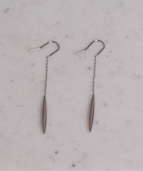 Peony(ピオニー)の「【Peony/ピオニー】ロングモチーフ ドロップピアス【アレルギー対応】(ピアス(両耳用)・レディース・ゴールド/シルバー・FREE)」の3枚目の写真