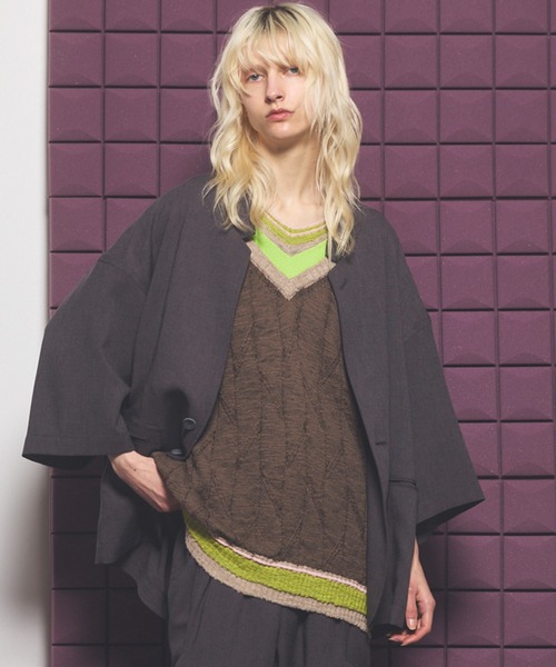 MAISON SPECIAL(メゾンスペシャル)の「《UNISEX》Linen Mix Slab Standout Lapel Prime-Over Cropped-sleeve Shirt Jacket/リネンミックススラブスタンドアウトラペルプライムオーバークロップドスリーブシャツジャケット【MAISON SPECIAL/メゾンスペシャル】■セットアップ対応■(シャツ/ブラウス・メンズ・ブラック/チャコールグレー/グレイッシュベージュ・2/1/0)」の2枚目の写真