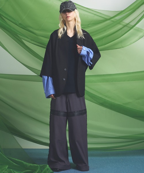 MAISON SPECIAL(メゾンスペシャル)の「《UNISEX》Linen Mix Slab Standout Lapel Prime-Over Cropped-sleeve Shirt Jacket/リネンミックススラブスタンドアウトラペルプライムオーバークロップドスリーブシャツジャケット【MAISON SPECIAL/メゾンスペシャル】■セットアップ対応■(シャツ/ブラウス・メンズ・ブラック/チャコールグレー/グレイッシュベージュ・2/1/0)」の4枚目の写真