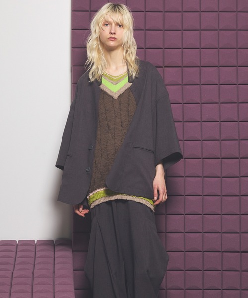 MAISON SPECIAL(メゾンスペシャル)の「《UNISEX》Linen Mix Slab Standout Lapel Prime-Over Cropped-sleeve Shirt Jacket/リネンミックススラブスタンドアウトラペルプライムオーバークロップドスリーブシャツジャケット【MAISON SPECIAL/メゾンスペシャル】■セットアップ対応■(シャツ/ブラウス・メンズ・ブラック/チャコールグレー/グレイッシュベージュ・2/1/0)」の13枚目の写真