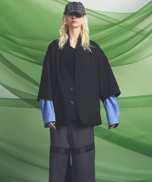 MAISON SPECIAL(メゾンスペシャル)の「《UNISEX》Linen Mix Slab Standout Lapel Prime-Over Cropped-sleeve Shirt Jacket/リネンミックススラブスタンドアウトラペルプライムオーバークロップドスリーブシャツジャケット【MAISON SPECIAL/メゾンスペシャル】■セットアップ対応■(シャツ/ブラウス・メンズ・ブラック/チャコールグレー/グレイッシュベージュ・2/1/0)」の7枚目の写真