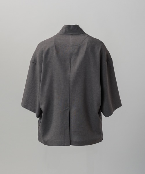 MAISON SPECIAL(メゾンスペシャル)の「《UNISEX》Linen Mix Slab Standout Lapel Prime-Over Cropped-sleeve Shirt Jacket/リネンミックススラブスタンドアウトラペルプライムオーバークロップドスリーブシャツジャケット【MAISON SPECIAL/メゾンスペシャル】■セットアップ対応■(シャツ/ブラウス・メンズ・ブラック/チャコールグレー/グレイッシュベージュ・2/1/0)」の20枚目の写真