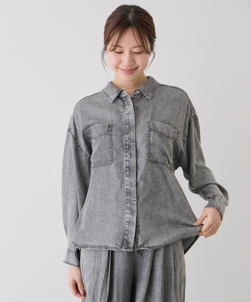 Jayro（ジャイロ）の「パウダーシルクデニムブラウス（シャツ/ブラウス・レディース・サックスブルー/ブラック系その他/グレー/ホワイト系その他/ブルー系その他2・FREE）」の3枚目の写真