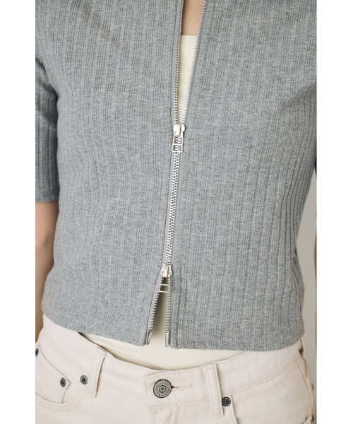 AZUL by moussy(アズールバイマウジー)の「【身長/骨格別着用画像あり】【WEB限定】ジップ5分袖リブカーディガン 春服 夏服 秋服 フルジップ サマーニットトップス(カーディガン/ボレロ・レディース・アイボリー/ブラック/ライトブルー/杢グレー・FREE)」の6枚目の写真