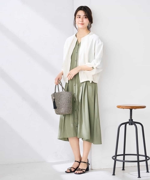 a.v.v(アーヴェヴェ)の「ノーカラーメッシュブルゾン(ブルゾン・レディース・アイボリー/ブラック・38/40)」の6枚目の写真