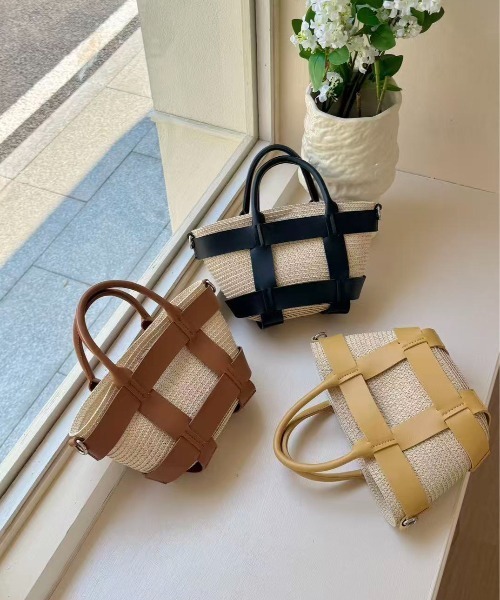 FINEnough(ファインナフ)の「ポーチ付きコンパクトトートバッグ(ショルダーバッグ・レディース・イエロー/ブルー/ブラック/ブラウン/ホワイト・FREE)」の8枚目の写真
