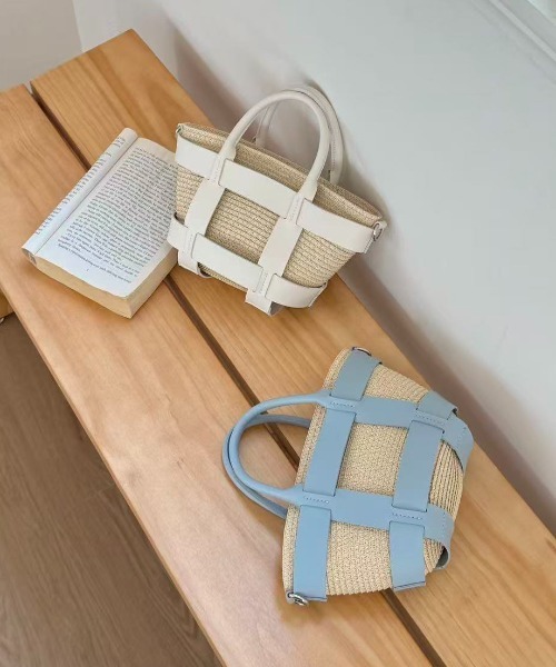 FINEnough(ファインナフ)の「ポーチ付きコンパクトトートバッグ(ショルダーバッグ・レディース・イエロー/ブルー/ブラック/ブラウン/ホワイト・FREE)」の11枚目の写真