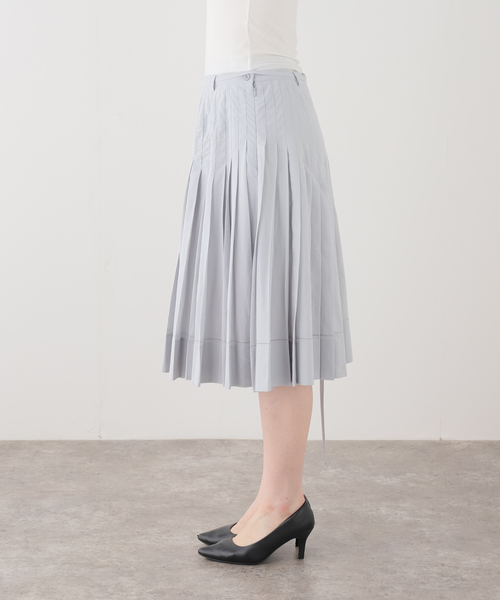 LOW CLASSIC（ロウ　クラシック）の「【LOW CLASSIC/ロウ クラシック】 PLEATED MIDI SKIRT（スカート・レディース・ブルー・MEDIUM）」の10枚目の写真