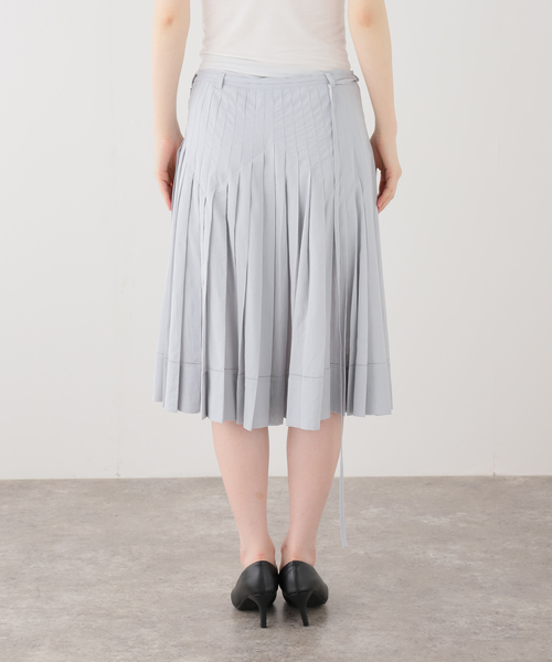 LOW CLASSIC（ロウ　クラシック）の「【LOW CLASSIC/ロウ クラシック】 PLEATED MIDI SKIRT（スカート・レディース・ブルー・MEDIUM）」の11枚目の写真