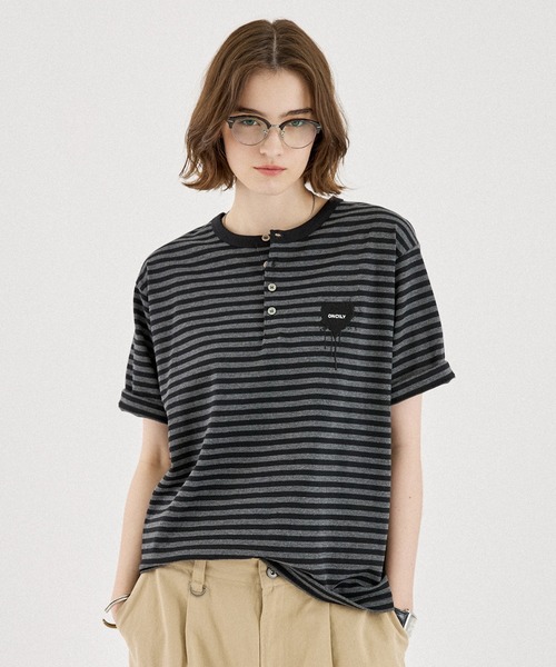 ONCILY(オンシェリー)の「ASSORT HEART LOGO HENLEY TEE / アソートハートロゴヘンリーTシャツ(Tシャツ/カットソー・メンズ・レッド/グレー/ブラック/ピンク/ブラック系その他・SMALL/LARGE/MEDIUM)」の1枚目の写真