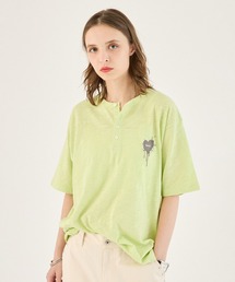 ONCILY（オンシェリー）の「ASSORT HEART LOGO HENLEY TEE / アソートハートロゴヘンリーTシャツ（Tシャツ/カットソー）」