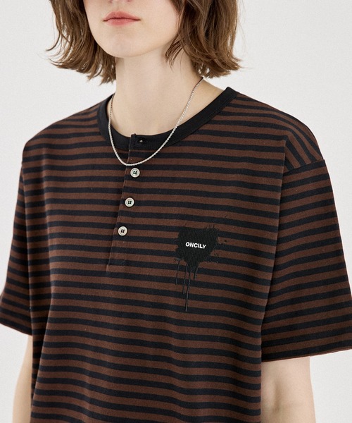 ONCILY(オンシェリー)の「ASSORT HEART LOGO HENLEY TEE / アソートハートロゴヘンリーTシャツ(Tシャツ/カットソー・メンズ・レッド/グレー/ブラック/ピンク/ブラック系その他・SMALL/LARGE/MEDIUM)」の18枚目の写真