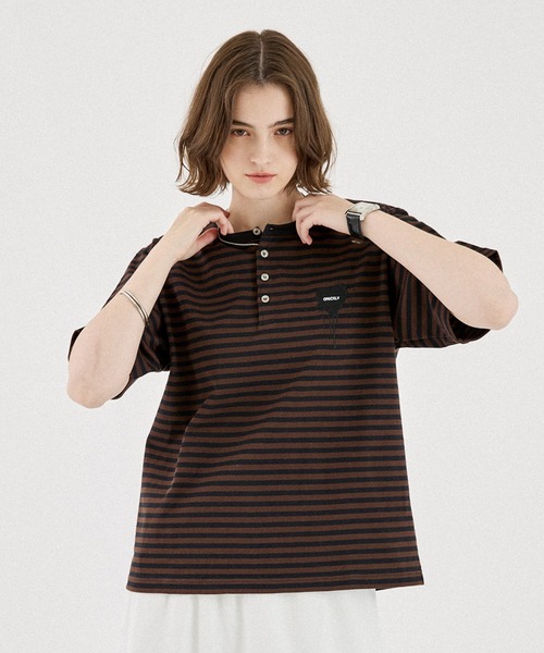 ONCILY(オンシェリー)の「ASSORT HEART LOGO HENLEY TEE / アソートハートロゴヘンリーTシャツ(Tシャツ/カットソー・メンズ・レッド/グレー/ブラック/ピンク/ブラック系その他・SMALL/LARGE/MEDIUM)」の17枚目の写真
